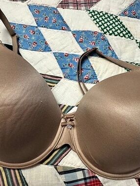 Victoria's Secret Body by Victoria Lined Perfect Coverage Bra 38DD Beige